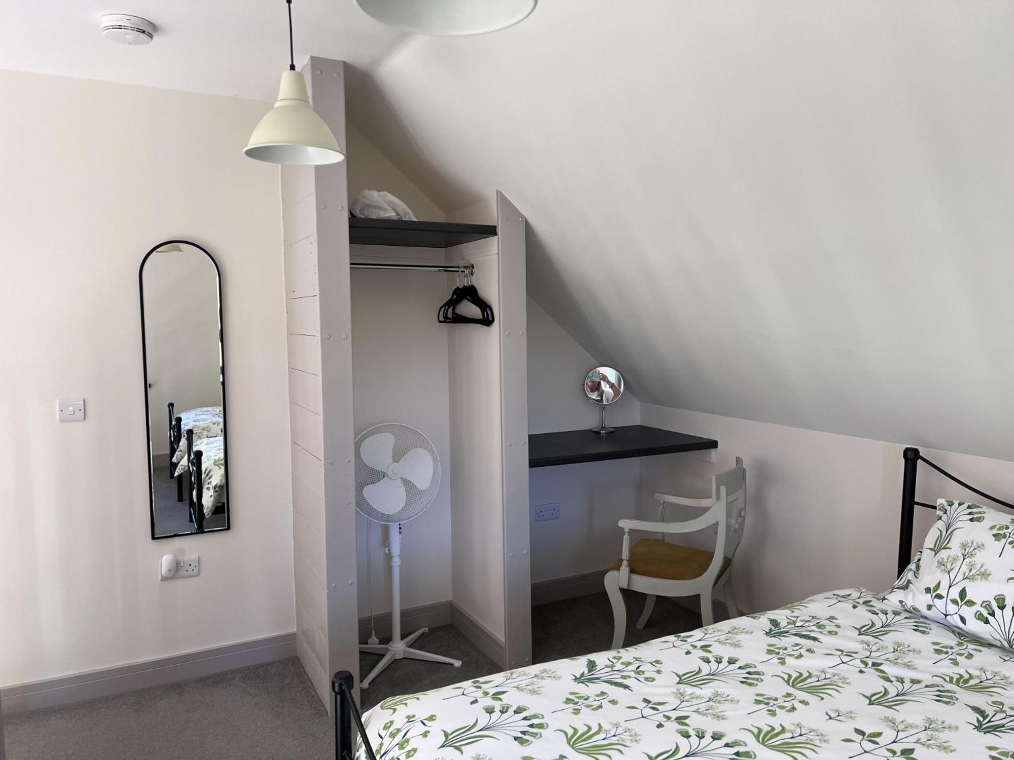 Poachers Hut - Captivating 1-Bed Cottage Shorwell Exterior photo